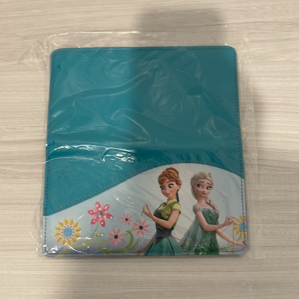 Disney Frozen Leather wallet new - Picture 2 of 3